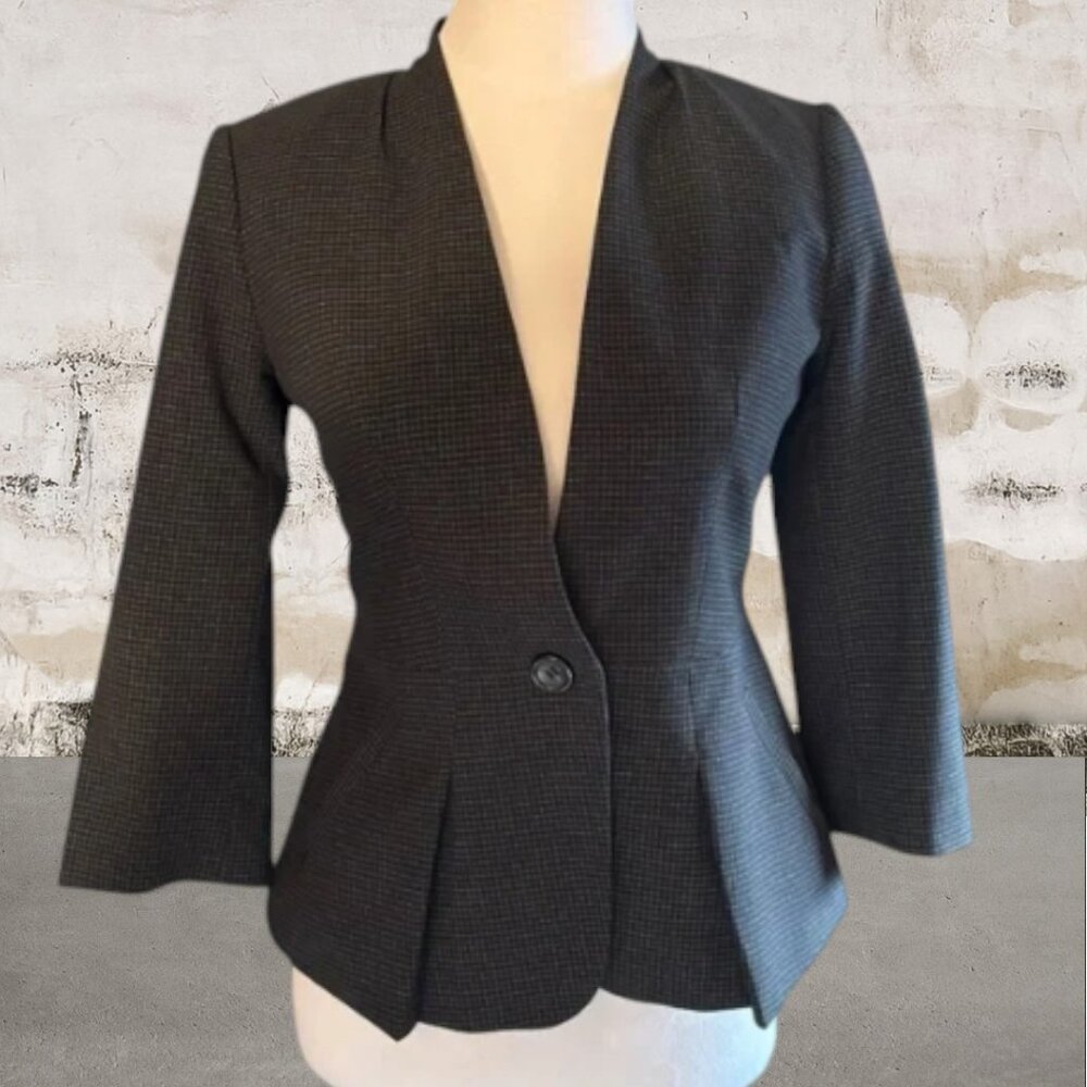 The Limited Black Blazer with Tailored Fit Size XS